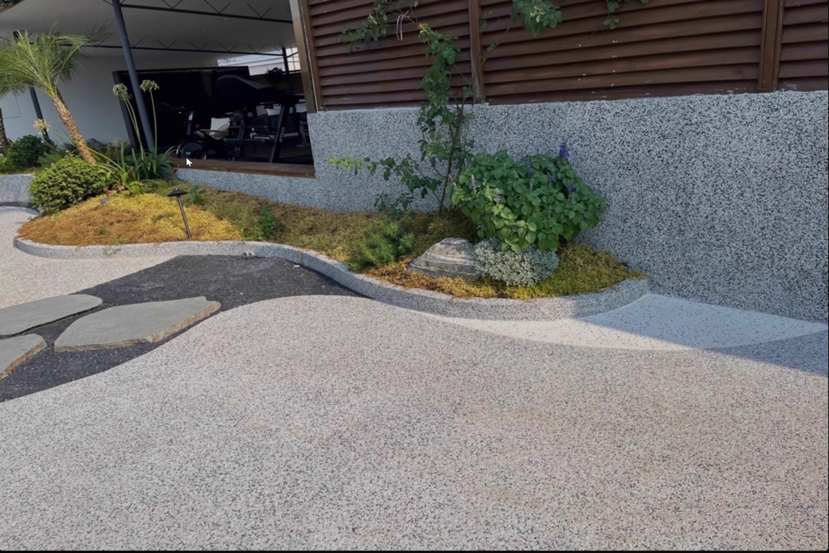 Courtyard Arrival Path